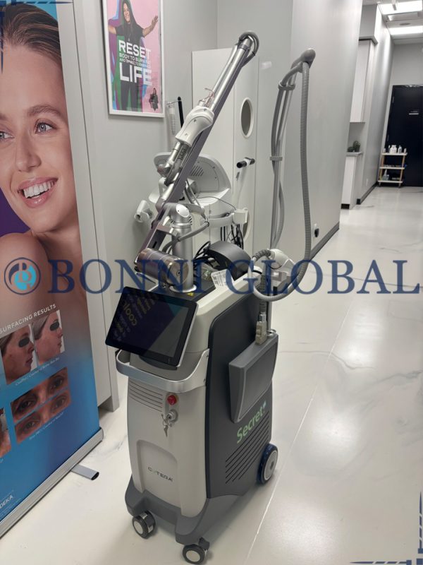 Cutera Secret PRO RF microneedling with Co2 Laser